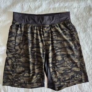 Lululemon Men's shorts Medium